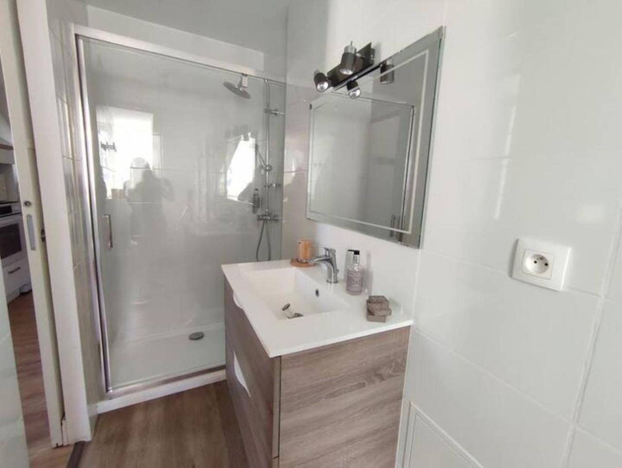 Appartement L'Alexiane, Centre Luchon, Parking Gratuit, Wifi à Bagnères-de-Luchon Extérieur photo